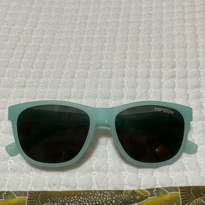 NWOT Tifosi polarized glasses